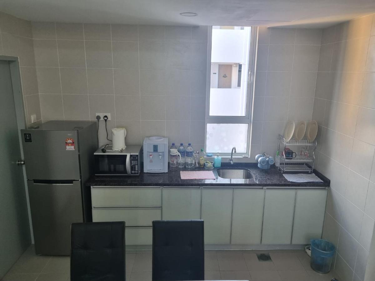 Seaside Haven Homestay Seaview Unit With Pool Opposite Ktcc & Mayang Mall - Pangsapuri Ladang Tanjung Куала-Тренгану Екстер'єр фото