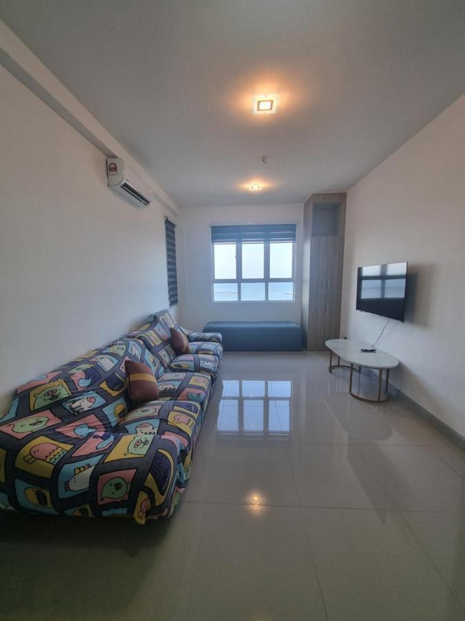 Seaside Haven Homestay Seaview Unit With Pool Opposite Ktcc & Mayang Mall - Pangsapuri Ladang Tanjung Куала-Тренгану Екстер'єр фото