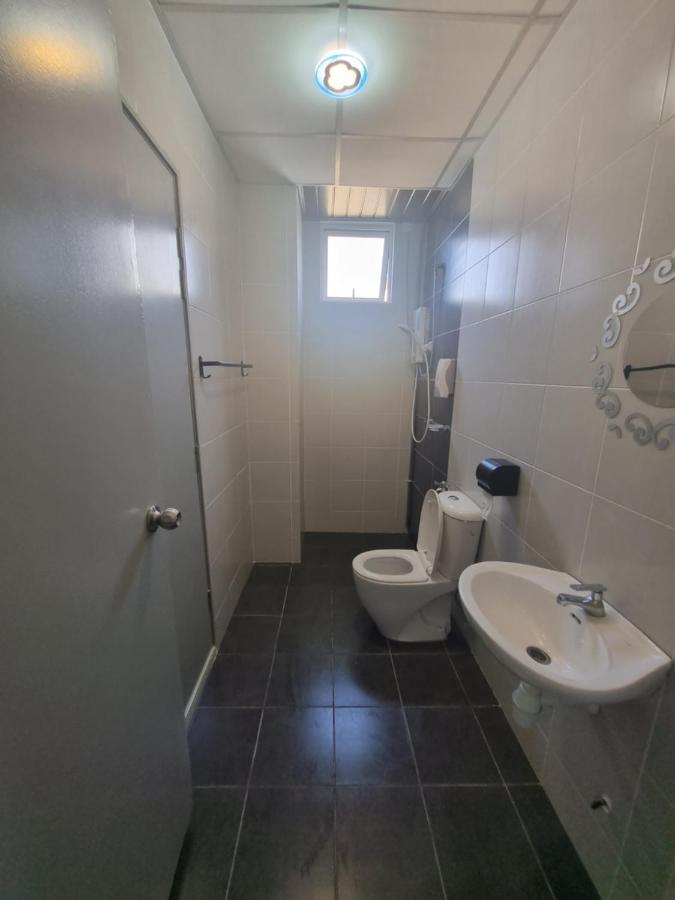 Seaside Haven Homestay Seaview Unit With Pool Opposite Ktcc & Mayang Mall - Pangsapuri Ladang Tanjung Куала-Тренгану Екстер'єр фото