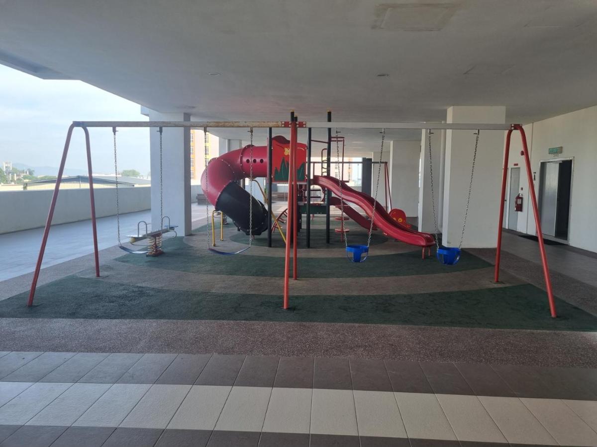 Seaside Haven Homestay Seaview Unit With Pool Opposite Ktcc & Mayang Mall - Pangsapuri Ladang Tanjung Куала-Тренгану Екстер'єр фото