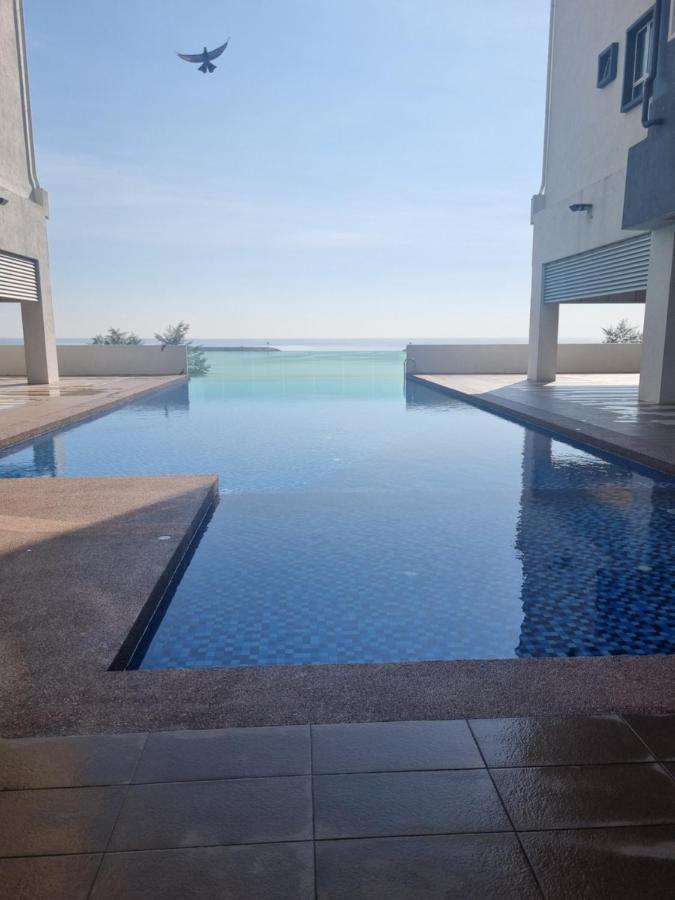 Seaside Haven Homestay Seaview Unit With Pool Opposite Ktcc & Mayang Mall - Pangsapuri Ladang Tanjung Куала-Тренгану Екстер'єр фото